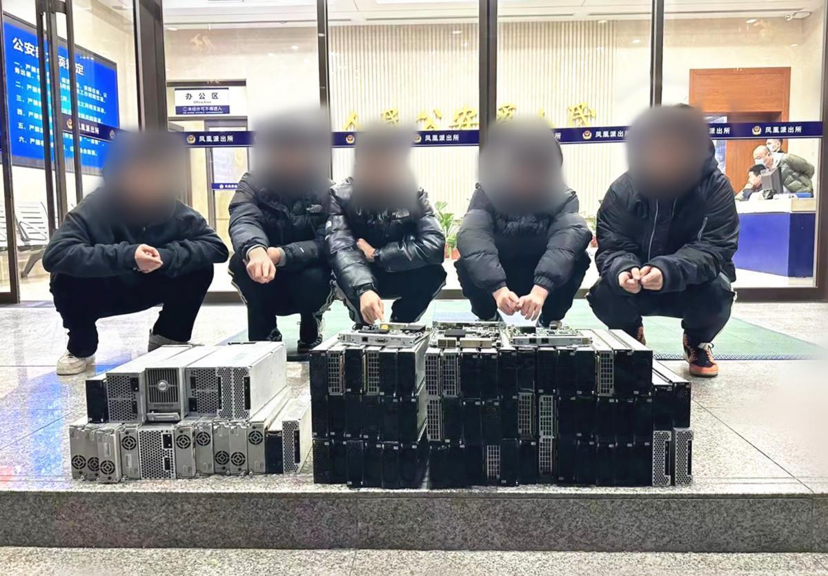 5人凌晨盗窃基站电源模块鄂州警方3天将其捉拿归案(图2)