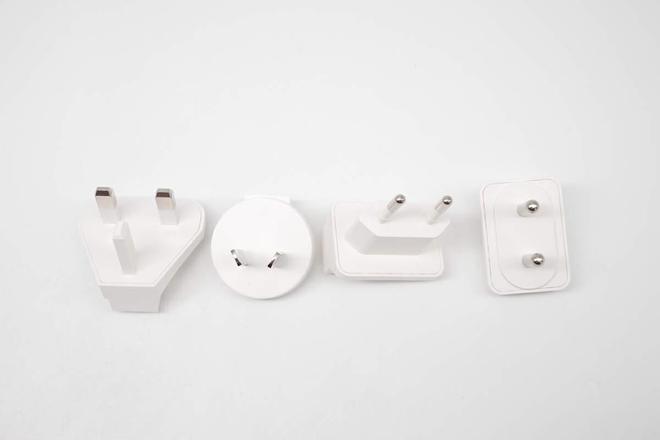 Pg电子平台：与一加社区共创充电器也是充电宝闪极Pouch3合1移动电源评测(图8)