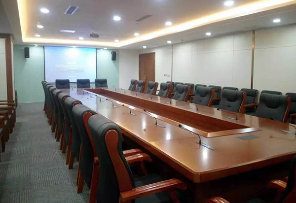 Pg电子游戏:会议音响系统中反馈抑制器的连接方法(图1)