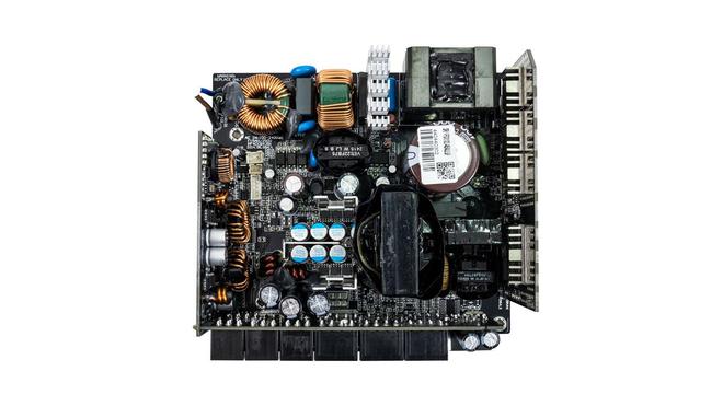 Pg电子游戏：海韵带来FOCUSV4系列电源：支持ATX31OptiSink高效导热技术黑白双色(图2)