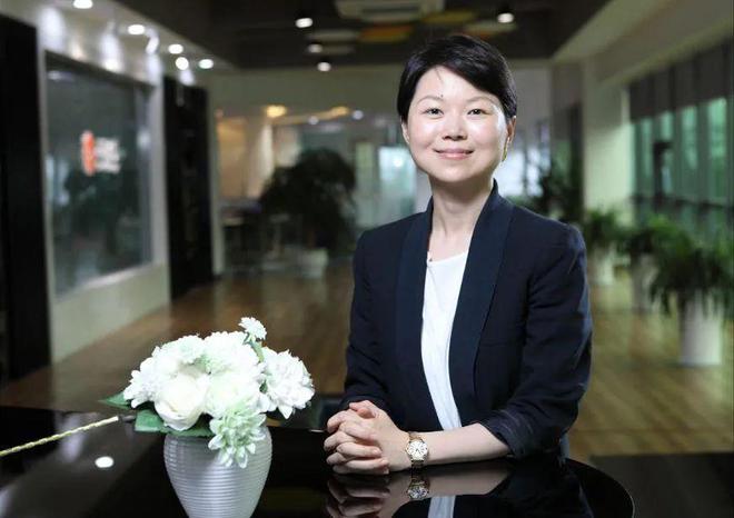 Pg电子游戏：逆袭人生！从草根到29岁总裁这个常州80后女强