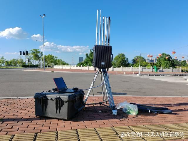 Pg电子平台：反无人机防御系统价格解析：从手持干扰器到全频段拦截设备(图4)