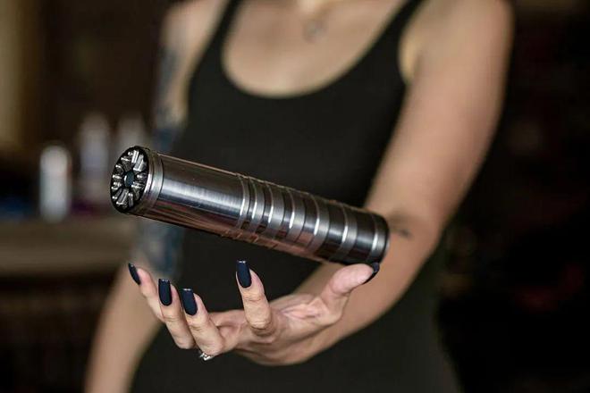 Pg电子游戏平台：真正的武器消音器到底管用吗？(图2)