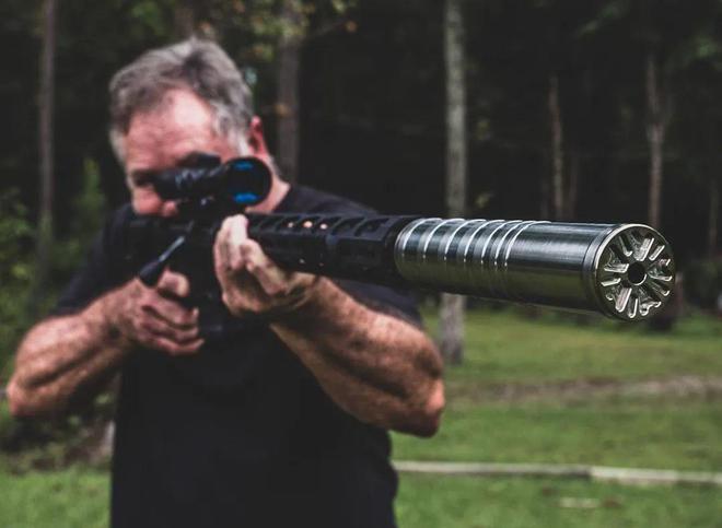 Pg电子游戏平台：真正的武器消音器到底管用吗？(图3)