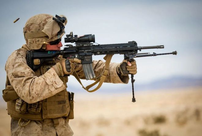 Pg电子平台：美军下一代步枪彻底凉了？先续购M16A4后升级M4(图3)