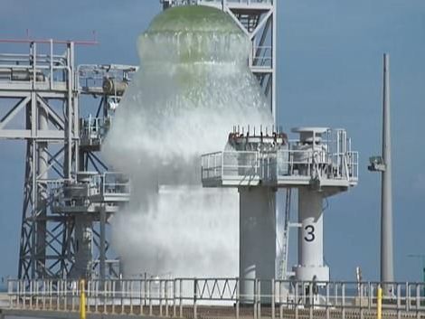 Pg电子游戏：火箭发射为什么要喷水一次400吨只为降温？燃料不会被浇灭吗？(图3)