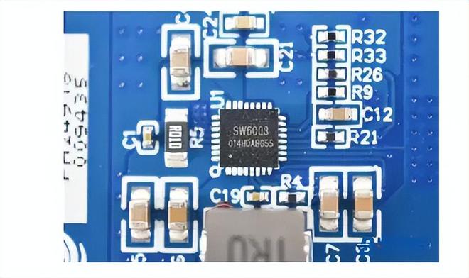 Pg电子平台：产品拆解小电5000mAh移动电源(图5)