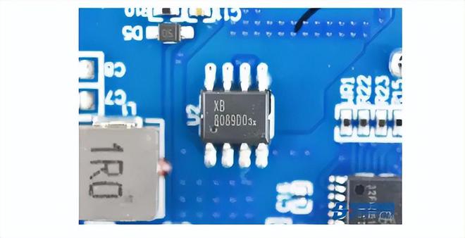 Pg电子平台：产品拆解小电5000mAh移动电源(图7)