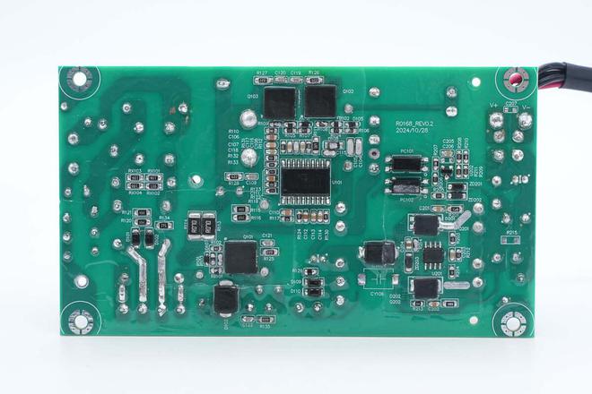 Pg电子游戏平台：晨旭通科技300W氮化镓电源模块方案解析(图2)