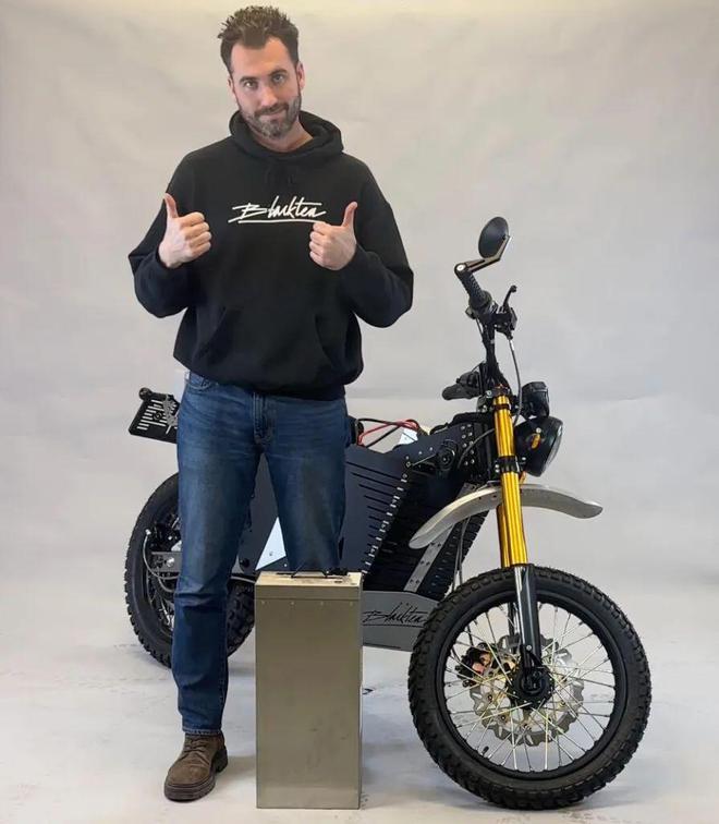 Pg电子游戏：BlackTeaMotorbikes推出的Wildfire：强劲而创新的电动摩托车(图6)