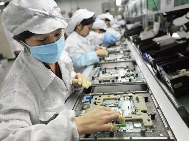 Pg电子平台：电子厂旷工会有什么后果？