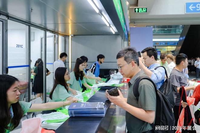 Pg电子游戏平台：2025年深圳充电桩展览会（充电设施新能源展览会）(图2)