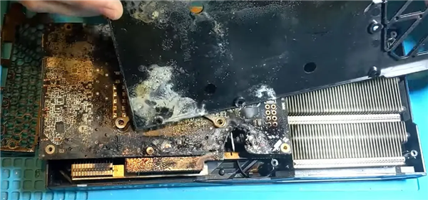 Pg电子游戏：电源钱一定不要省！RTX4070被严重烧毁：用了无保护功能电源(图4)
