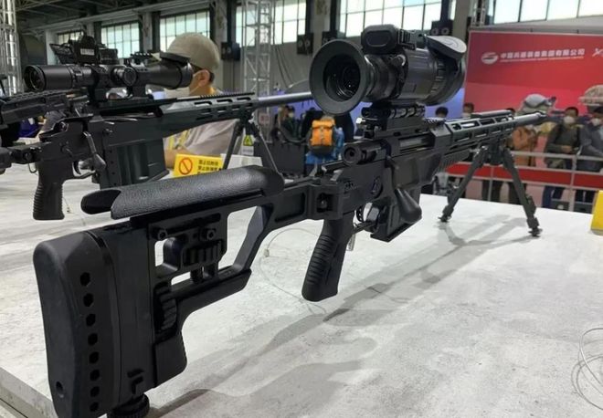 Pg电子游戏：距离3017米5发5中！中国CSLR24型86mm新狙击枪打出世界纪录？(图4)