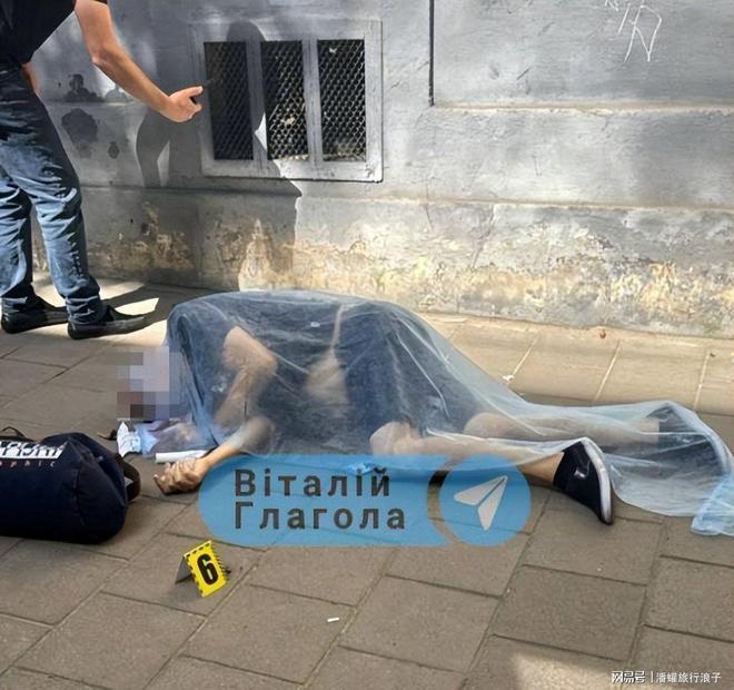 Pg电子游戏：乌克兰前议长在街头遭枪击枪手假扮快递员行凶(图2)