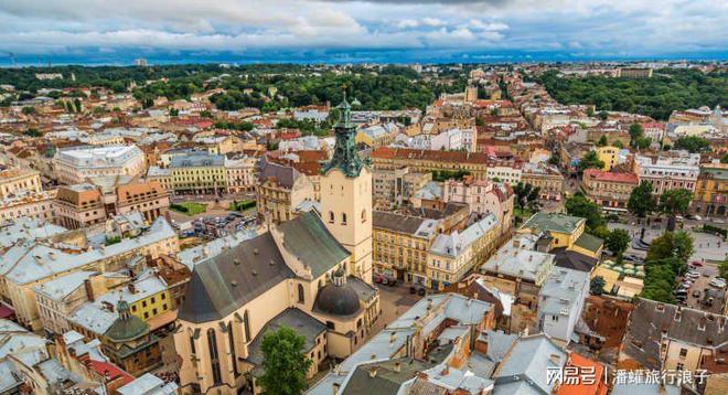Pg电子游戏：乌克兰前议长在街头遭枪击枪手假扮快递员行凶(图10)
