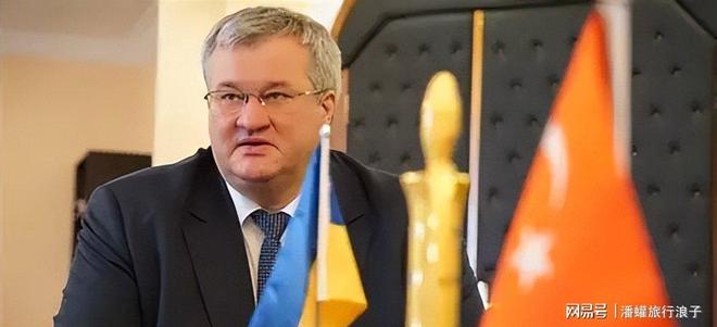 Pg电子游戏：乌克兰前议长在街头遭枪击枪手假扮快递员行凶(图17)