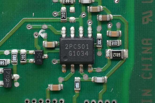 Pg电子游戏：PFC+正激架构设计艾默生1725W开关电源模块拆解(图5)