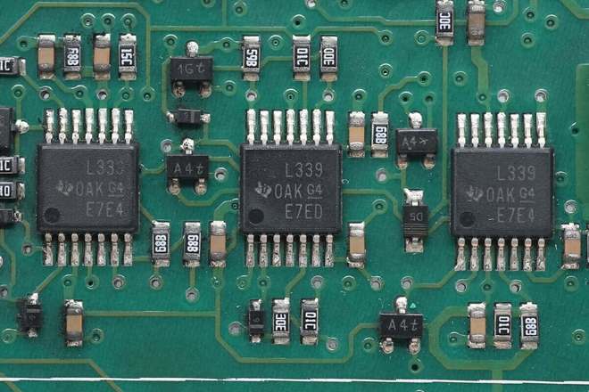 Pg电子游戏：PFC+正激架构设计艾默生1725W开关电源模块拆解(图10)
