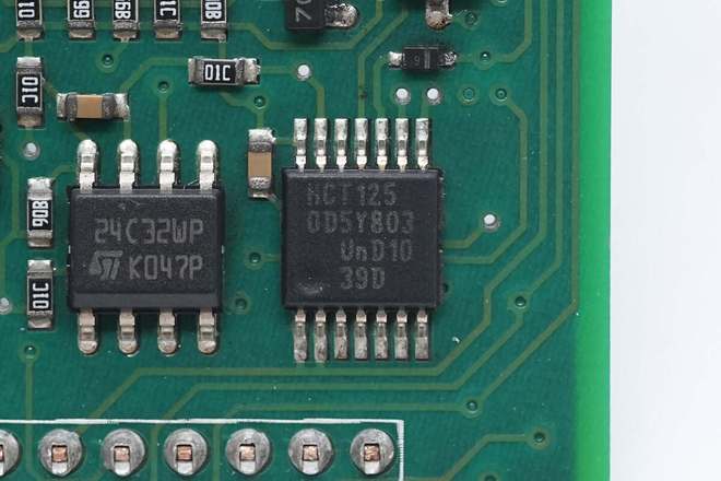Pg电子游戏：PFC+正激架构设计艾默生1725W开关电源模块拆解(图12)