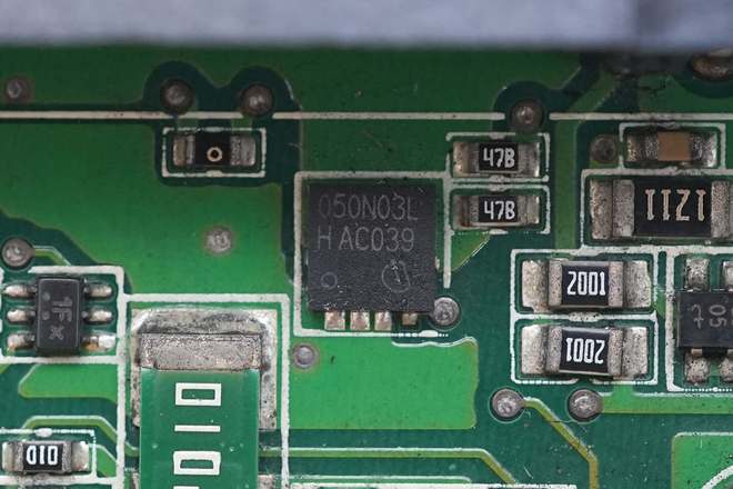 Pg电子游戏：PFC+正激架构设计艾默生1725W开关电源模块拆解(图16)