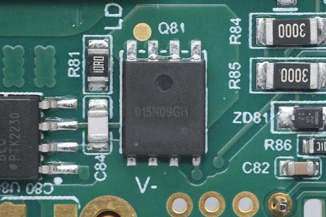 Pg电子平台：致能蓝宝石氮化镓加持500W超薄模块电源助力高效供电新时代(图9)