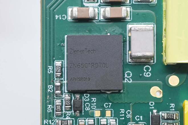 Pg电子平台：致能蓝宝石氮化镓加持500W超薄模块电源助力高效供电新时代(图7)