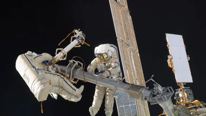 Pg电子平台：国际空间站惊现“灾难性泄漏”！美俄加速启动“B计划”抢建新家(图2)