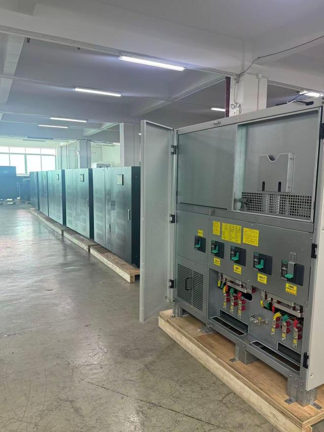 Pg电子游戏平台：UPS电源式与后备式大比拼：选对类型关键时刻不掉链子！(图2)