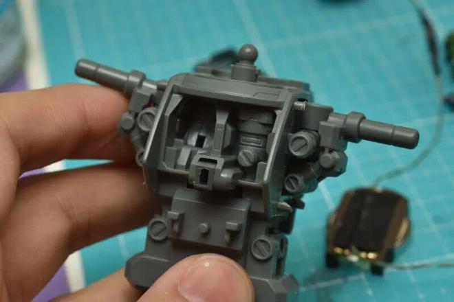 Pg电子游戏平台：高达学园丨市售模块扎古独眼亮灯指南(图11)