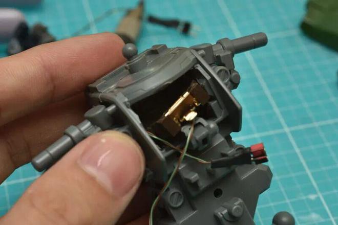 Pg电子游戏平台：高达学园丨市售模块扎古独眼亮灯指南(图13)