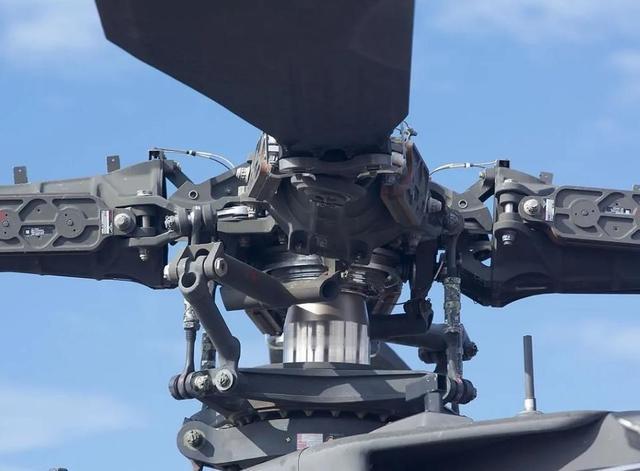 Pg电子游戏平台：直升机中的战斗机！阿帕奇武装直升机服役50多年为何仍是主力？(图5)