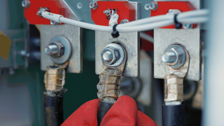 Pg电子平台：行业首个电站实测！四大破坏性极限测试阳光电源给出答案！(图3)