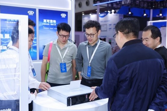 Pg电子平台：联明电源60kW充电模块与无人机充电模块亮相深圳充换电展共探新功率·新选择·新未来(图3)