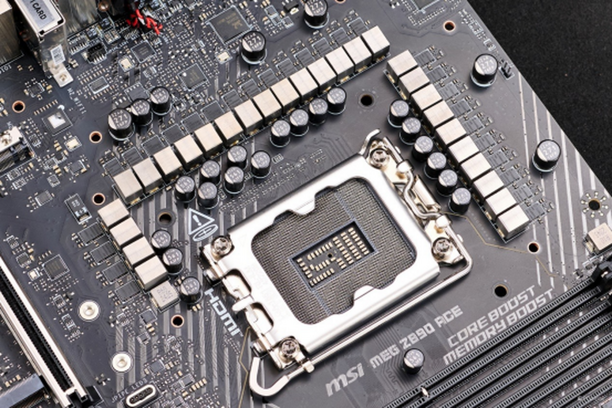 Pg电子游戏：英特尔酷睿Ultra200SPlus系列处理器首发评测：加核提速全是硬货！(图16)