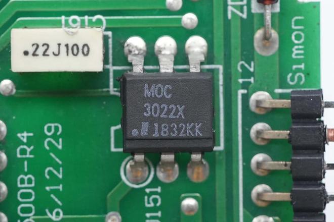 Pg电子游戏:内置全日系电解电容明纬1500W开关电源模块拆解(图9)