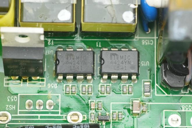 Pg电子游戏：PFC+移相全桥+同步整流架构设计华为交换机2200W电源模块拆解(图13)