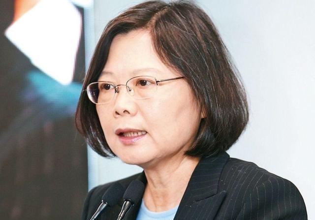 Pg电子平台：1998年上海和平饭店42岁蔡英文嫩得像少女谁料她后来竟成了民族罪人！(图4)